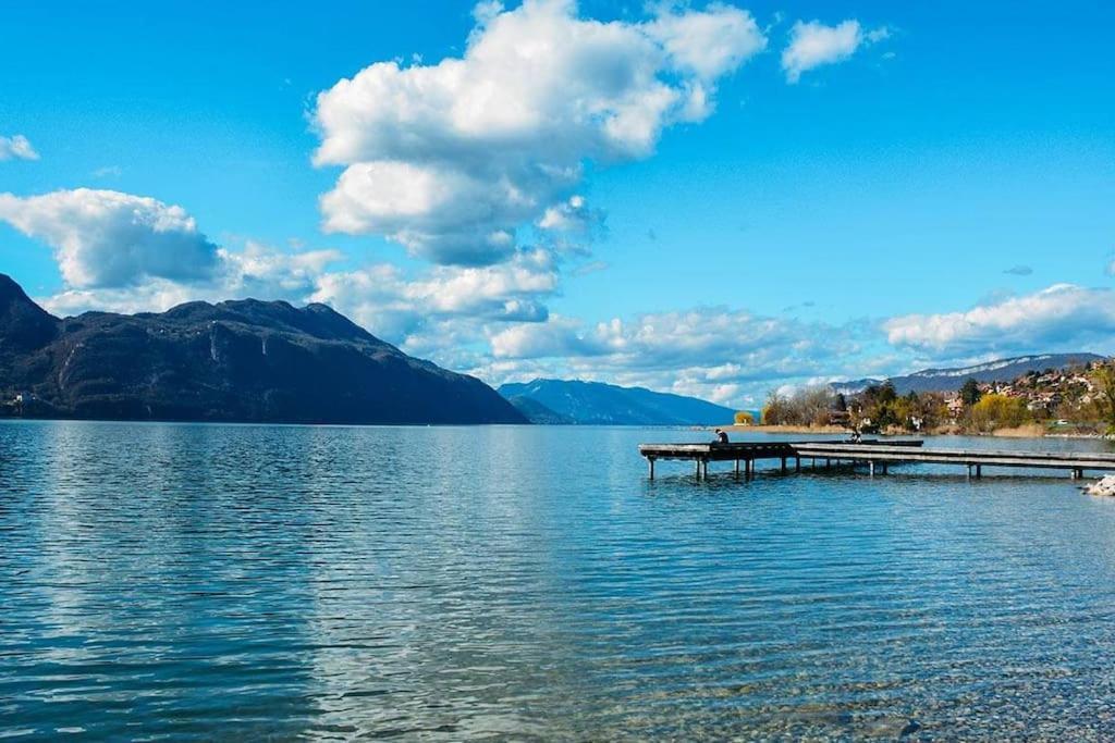 Confort Entre Lac Et Montagne Tresserve Esterno foto